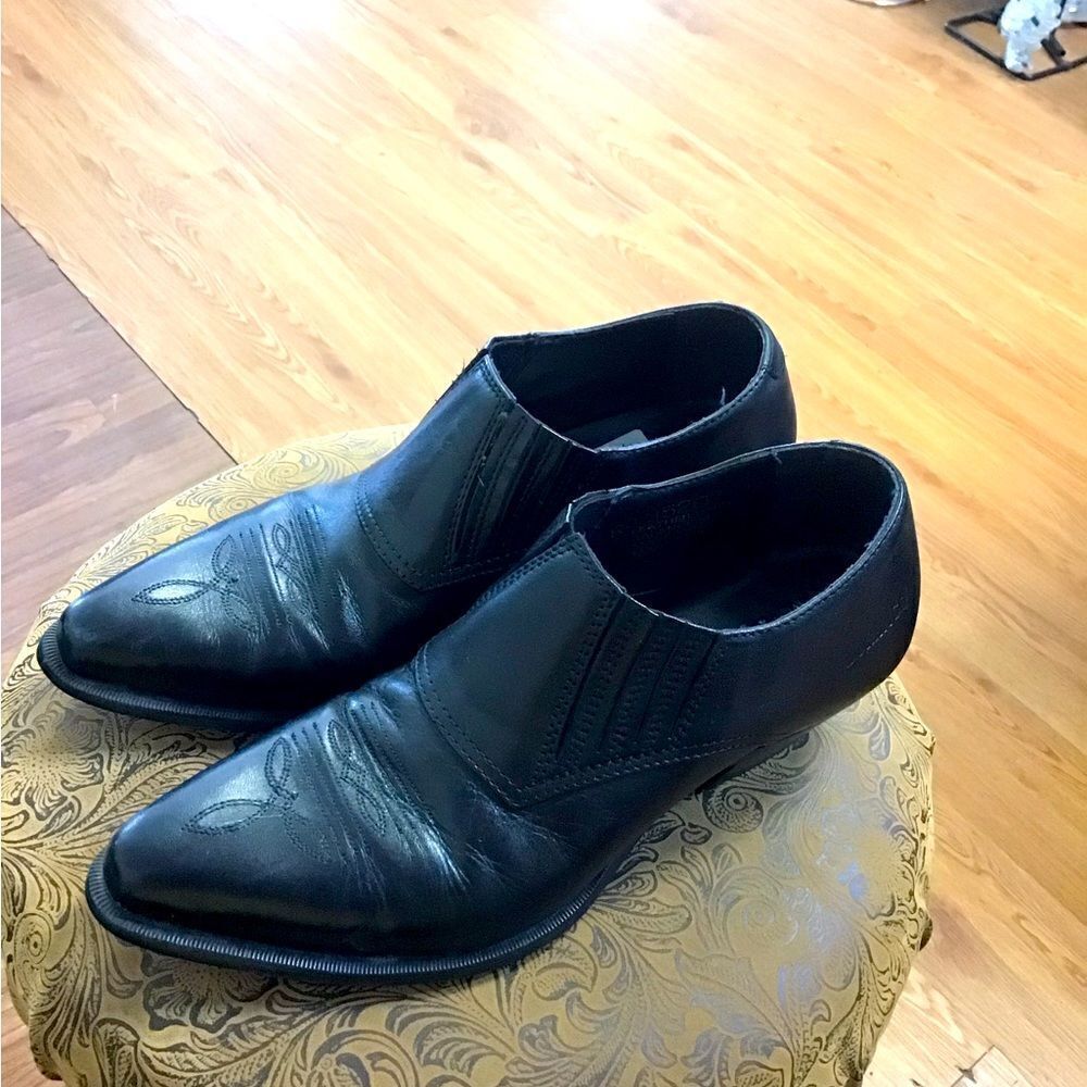 🛍️ DURANGO Ladies 6 .5 med black shoes